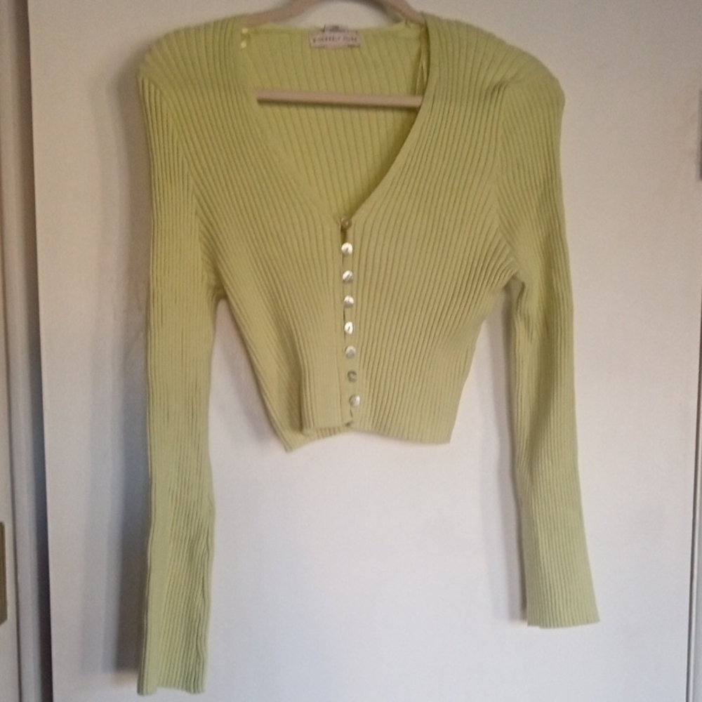 Women's Light Green Knitwear Button Down Size Large Very Gently Preowned